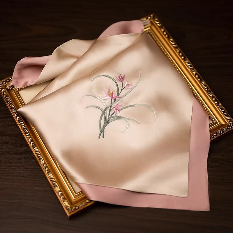 Silk embroidered scarf - 我的商店