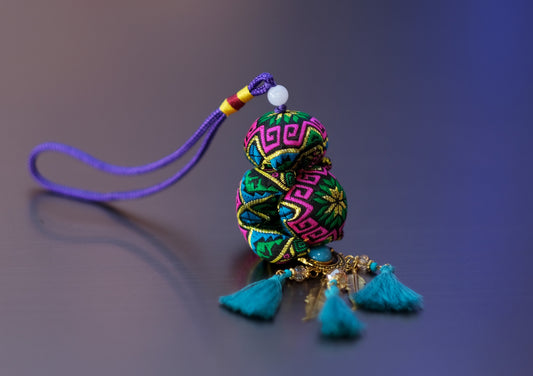 The Beauty of Guangxi Zhuang Intangible Cultural Heritage | Me Nie Sachet Pendant: Cultural Inheritance Woven in Threads - 我的商店